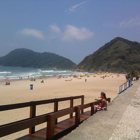 Lindo Apto Com Piscina A 150M Da Praia Do Tombo グァルジャー エクステリア 写真